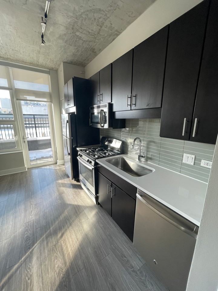 106 W Polk St - Photo 6 of 13