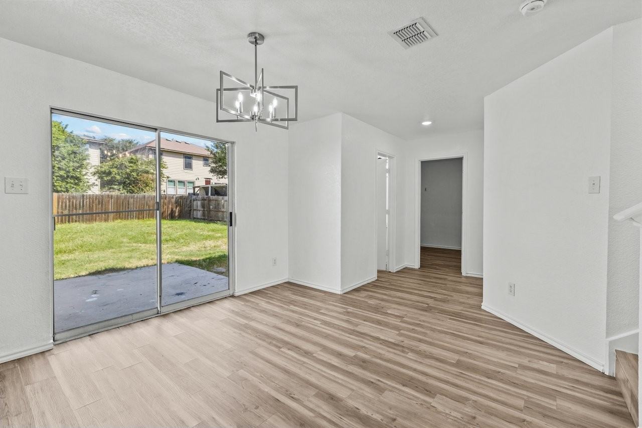 136 Gatewood Bay - Photo 4 of 19