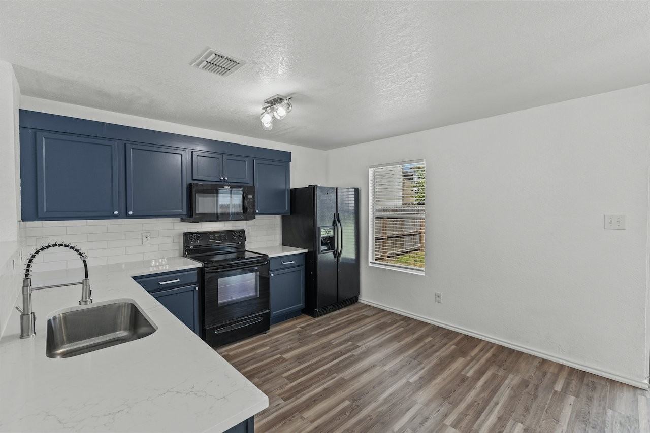 136 Gatewood Bay - Photo 6 of 19