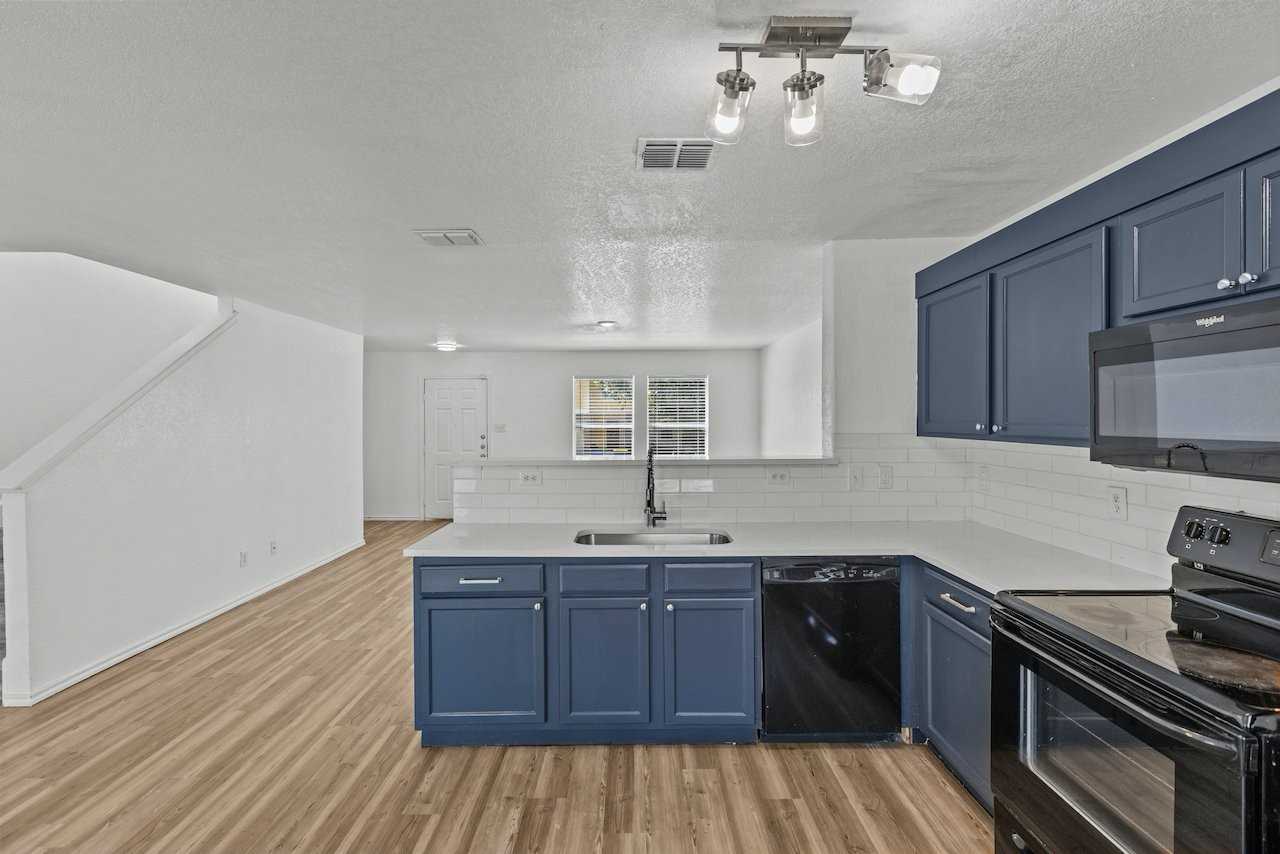 136 Gatewood Bay - Photo 7 of 19