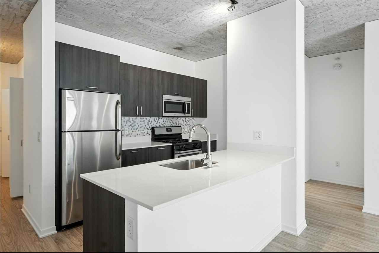 1302 S Wabash Ave - Photo 4 of 8