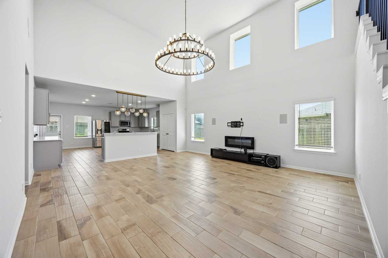 2402 Mount Dana Dr - Photo 4 of 14