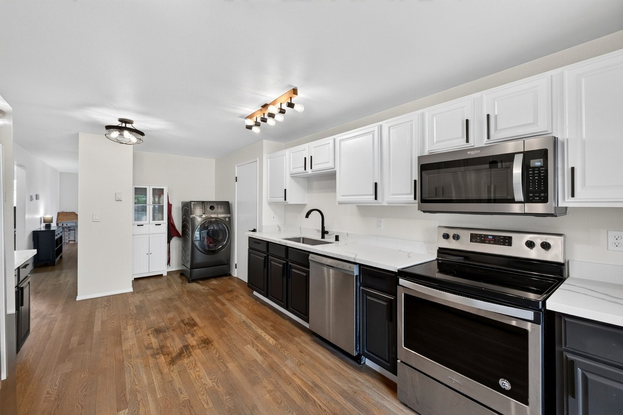 1318 E 62nd St - Photo 5 of 20