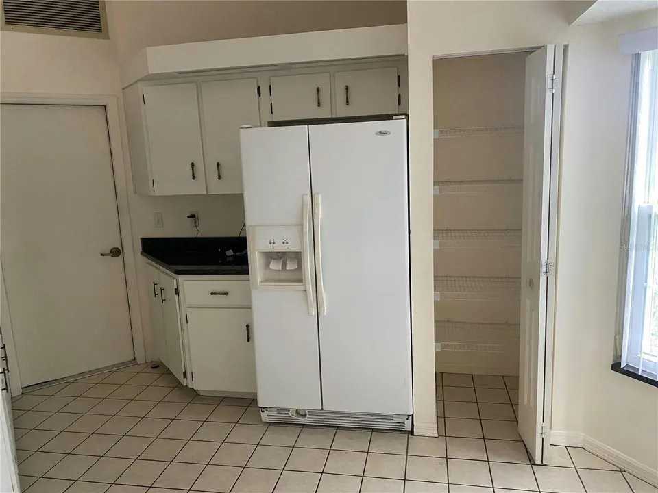 8636 Sw 108th St - Photo 4 of 10