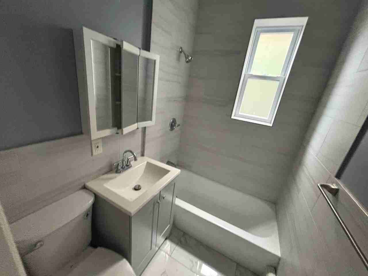149 Zabriskie St #3 - Photo 4 of 4