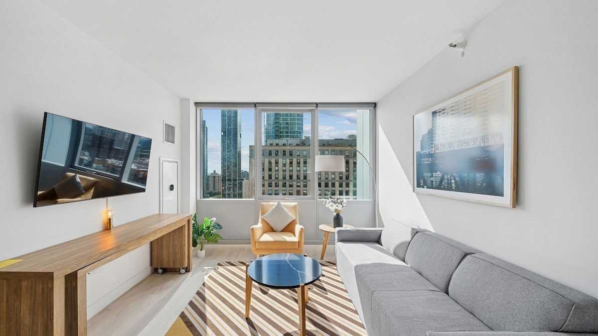 797 S Michigan Ave - Photo 4 of 17