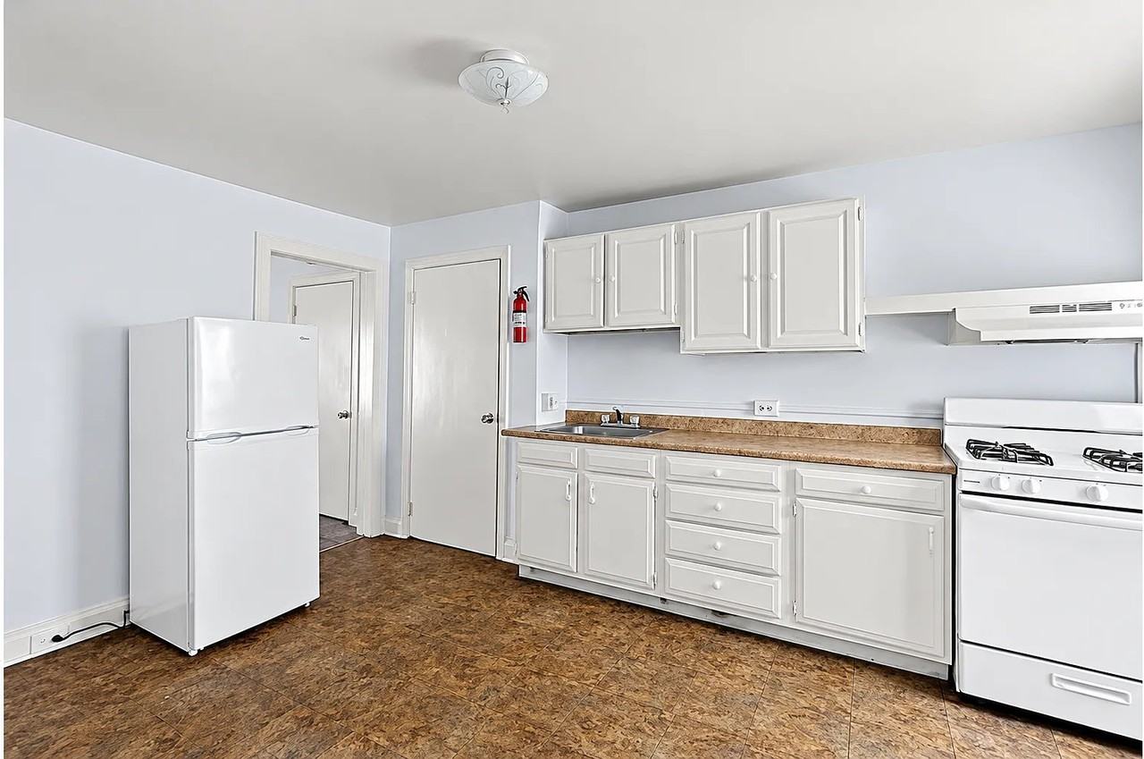 2301 N Washington St #8 - Photo 2 of 9