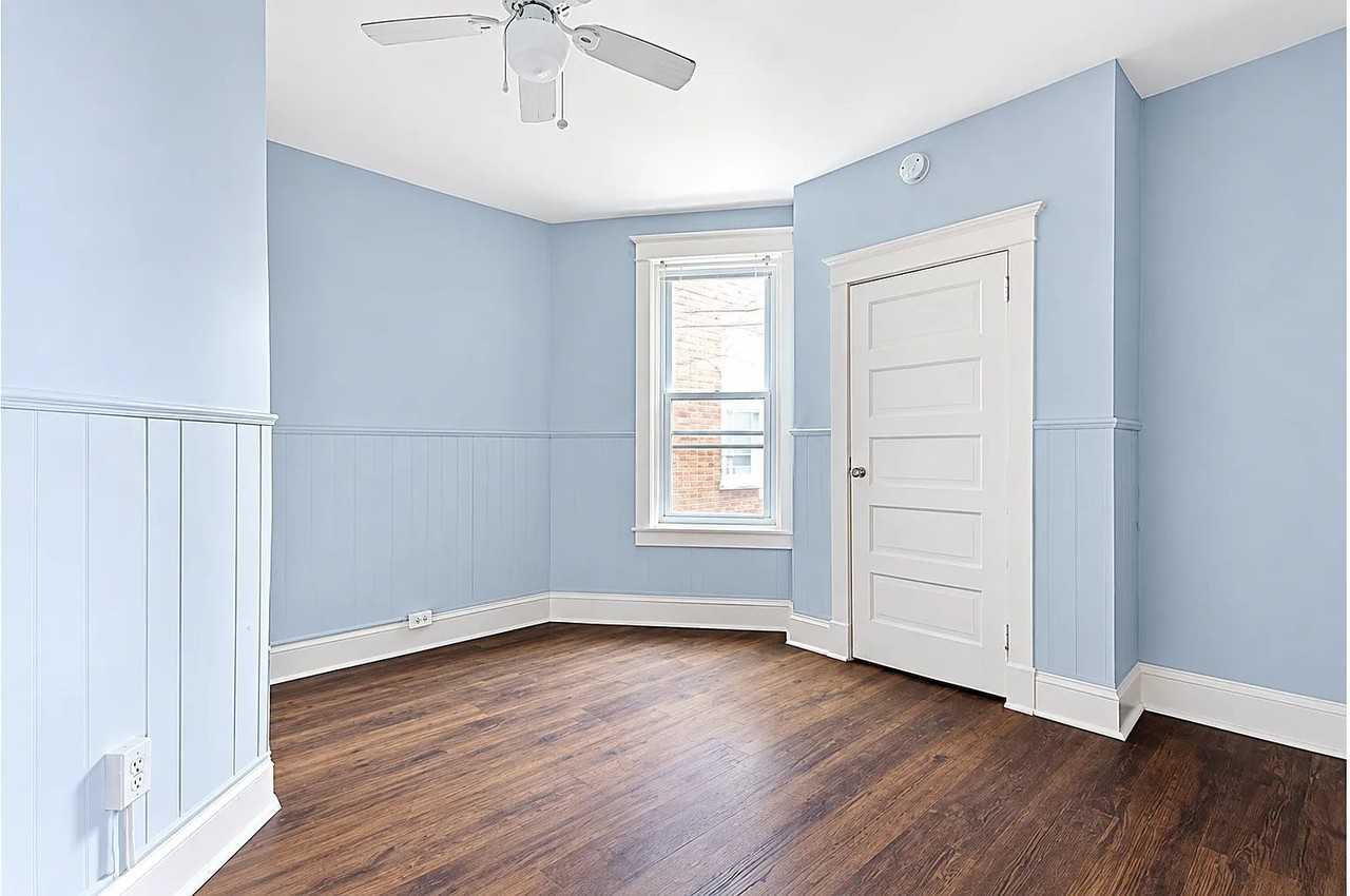 2301 N Washington St #8 - Photo 4 of 9