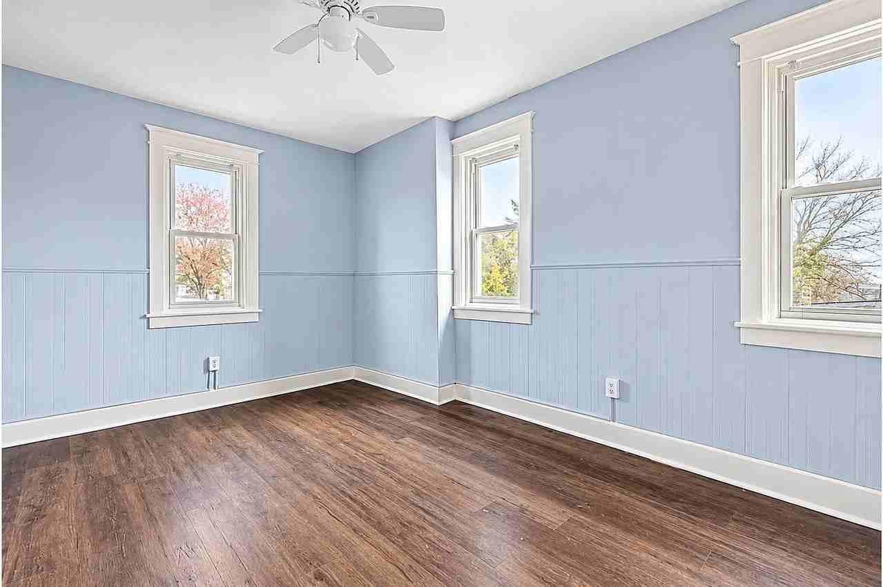 2301 N Washington St #8 - Photo 5 of 9