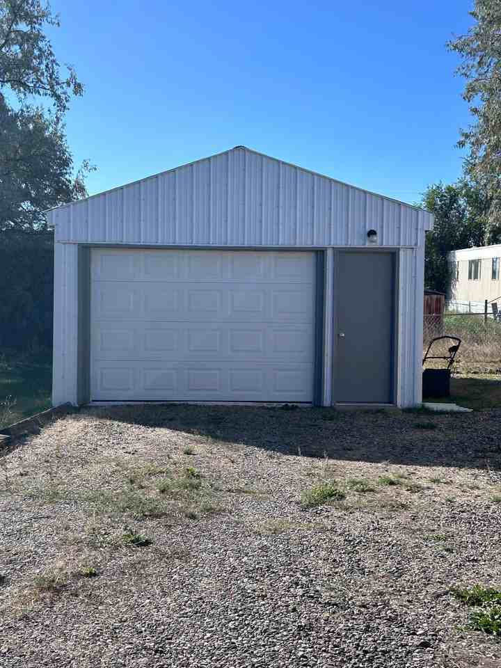 2706 Topeka Dr - Photo 3 of 20