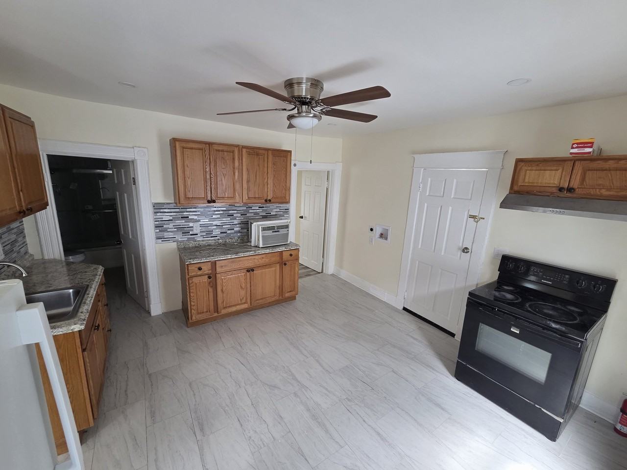 261 Division St #2ndFL - Photo 3 of 6
