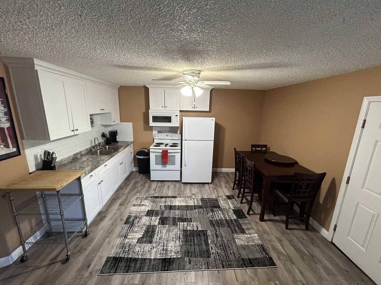 455 Moser Ave #19 - Photo 5 of 9