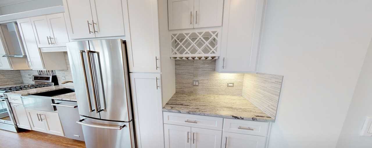 831 S Wells St - Photo 2 of 10