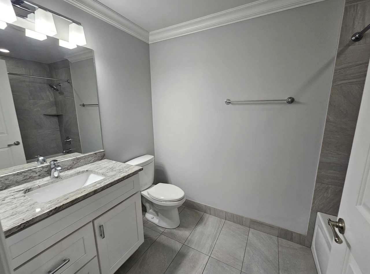 831 S Wells St - Photo 6 of 10