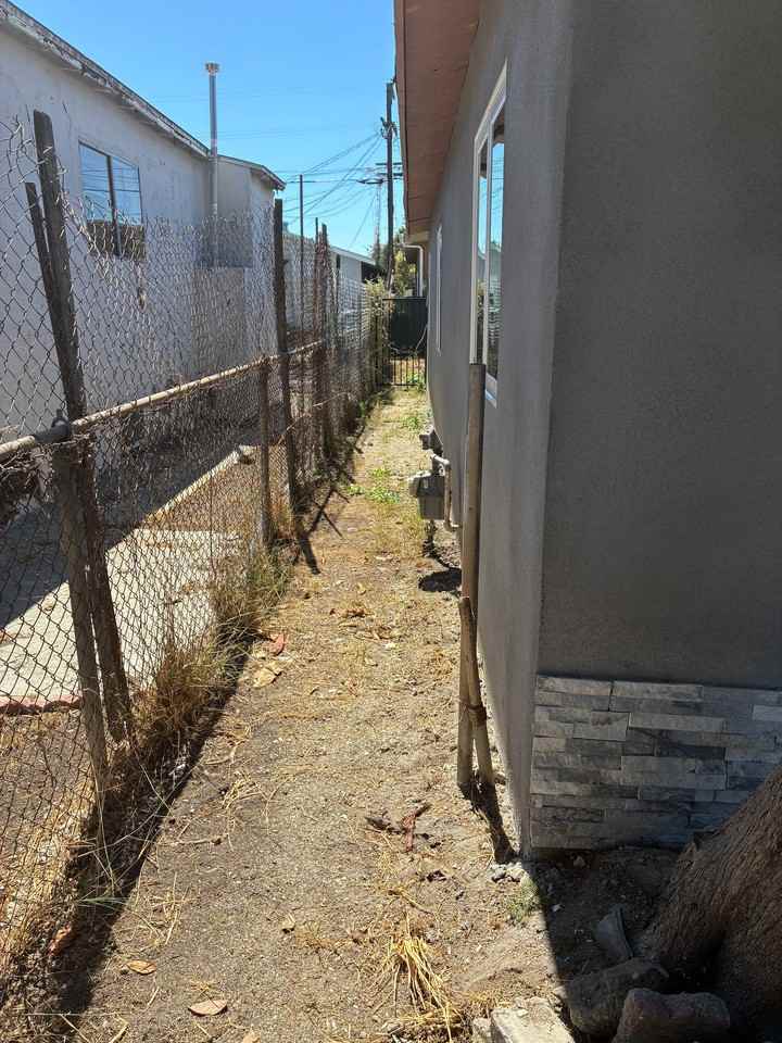 204 E 88th Pl - Photo 2 of 20