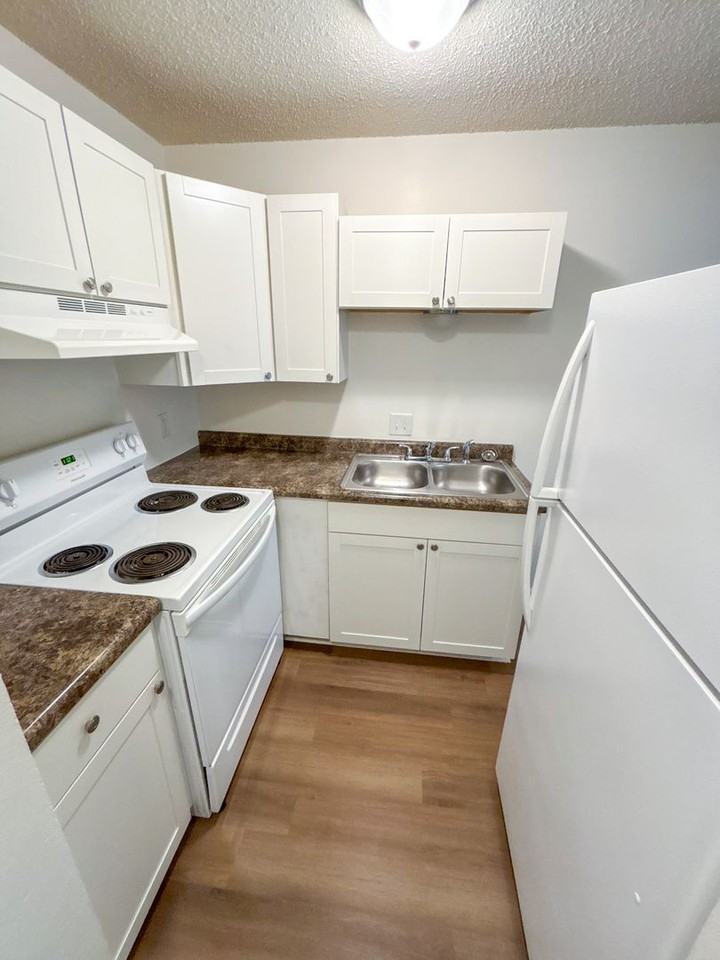 Vintage Apartments - Photo 4 of 26