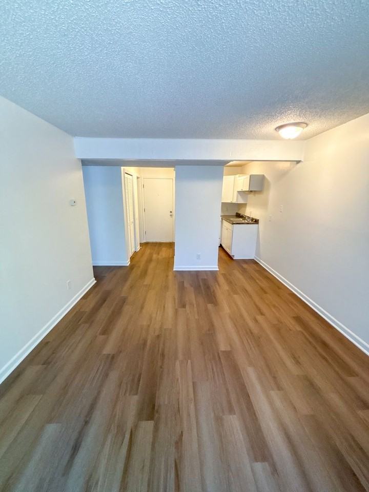 Vintage Apartments - Photo 2 of 26