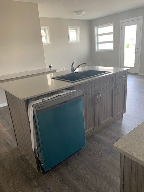 17221 9 Ave Sw - Photo 4 of 10