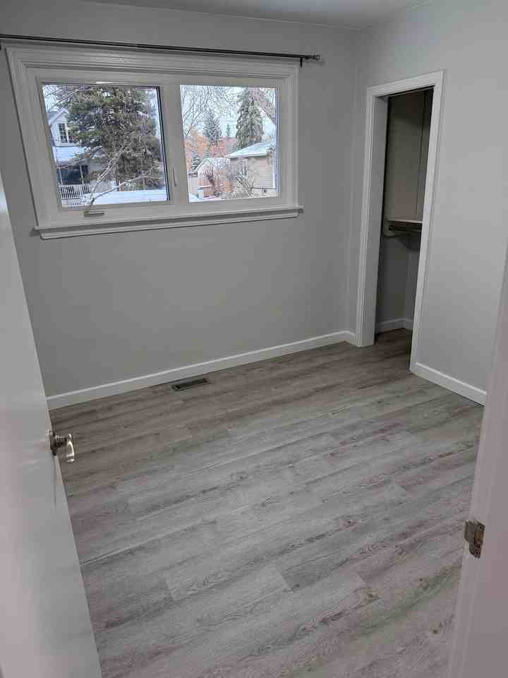 13835 110a Ave Nw - Photo 4 of 36