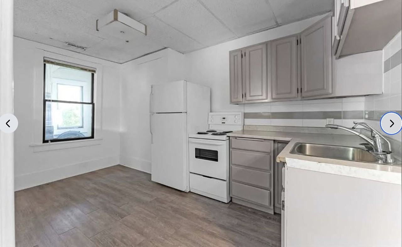 2302 16a St Sw - Photo 2 of 4