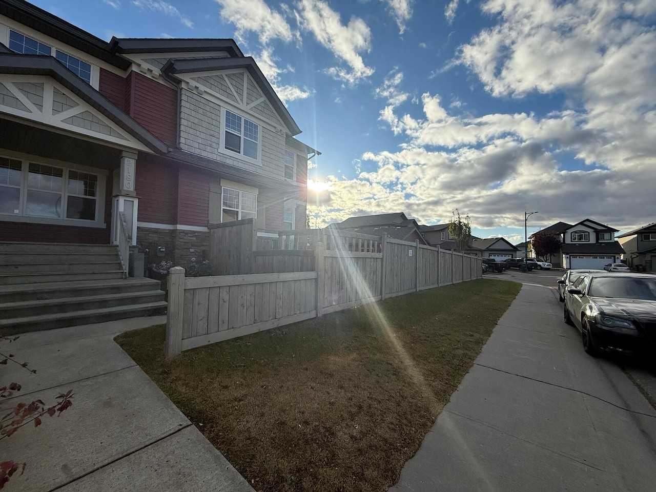 2180 32 St Nw - Photo 4 of 23