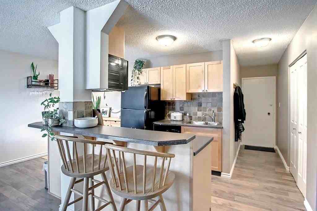 1312 - 1312 13 Ave Sw - Photo 2 of 39