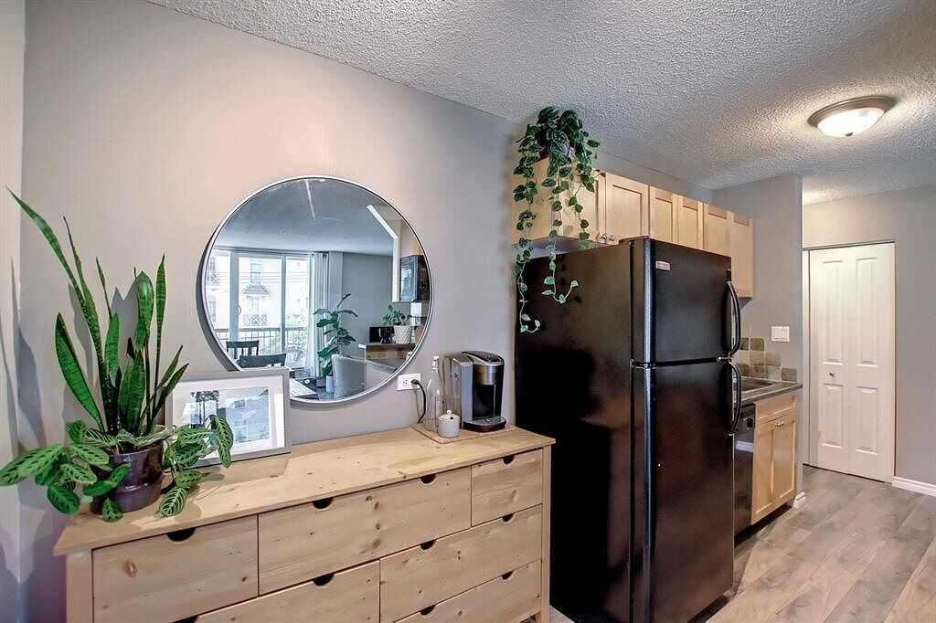 1312 - 1312 13 Ave Sw - Photo 6 of 39