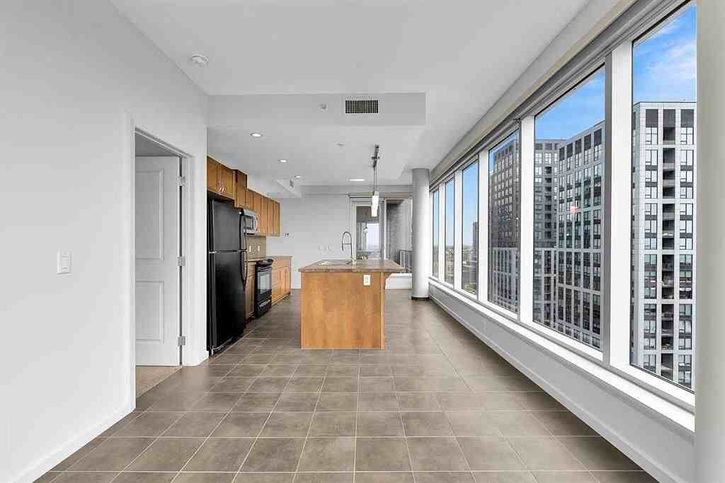 211 13 Ave Se - Photo 5 of 31