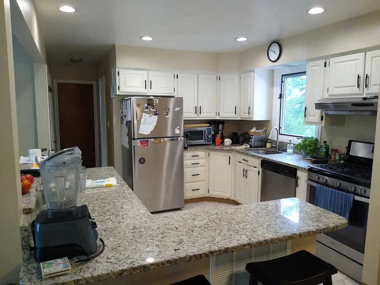 65 Saint Clair Dr #NA - Photo 6 of 13