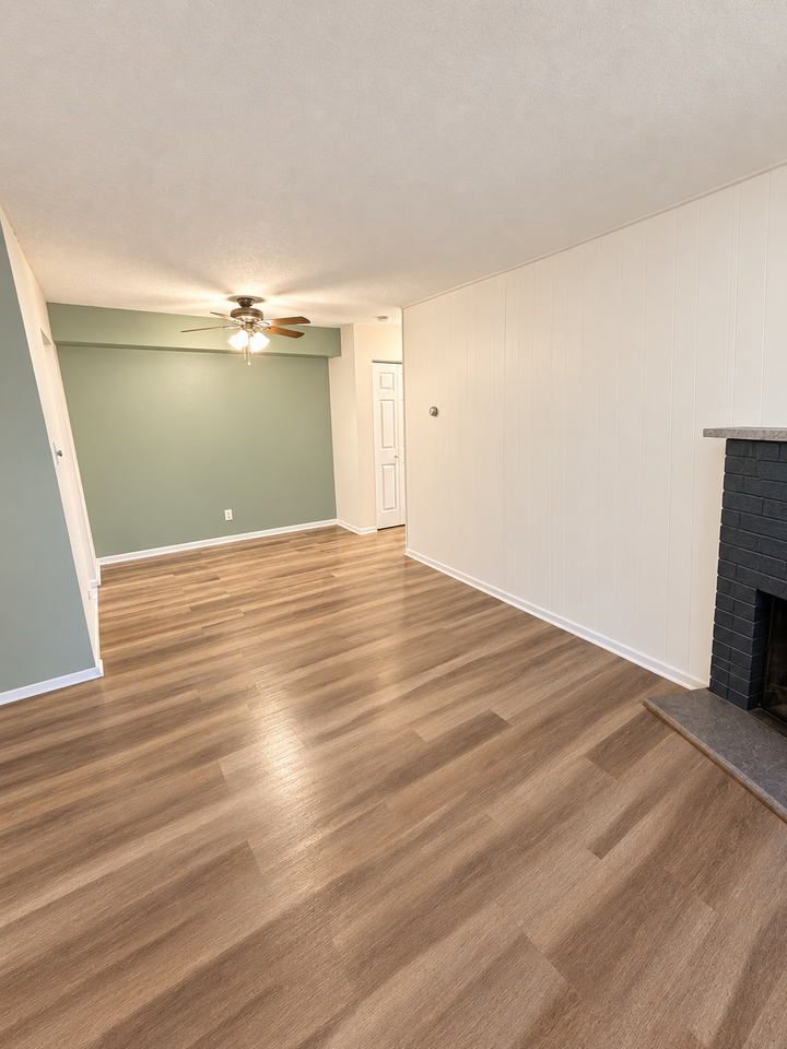 504 Meadowbrook Dr #504 - Photo 3 of 11
