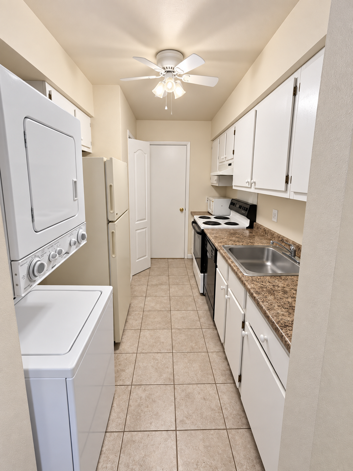 504 Meadowbrook Dr #504 - Photo 4 of 11