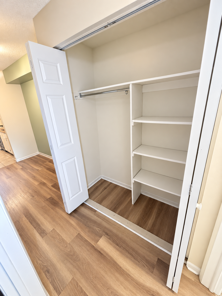 504 Meadowbrook Dr #504 - Photo 7 of 11