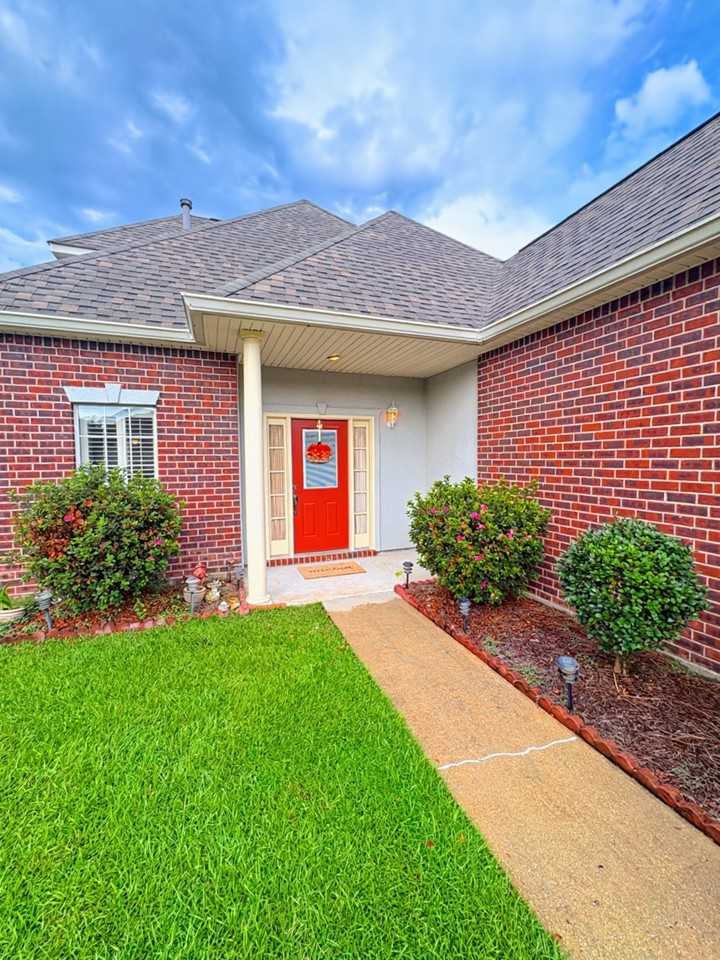150 Emerald Oaks Dr #NA - Photo 2 of 23