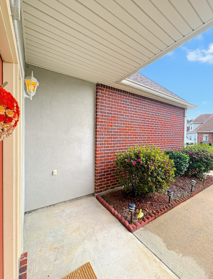 150 Emerald Oaks Dr #NA - Photo 3 of 23