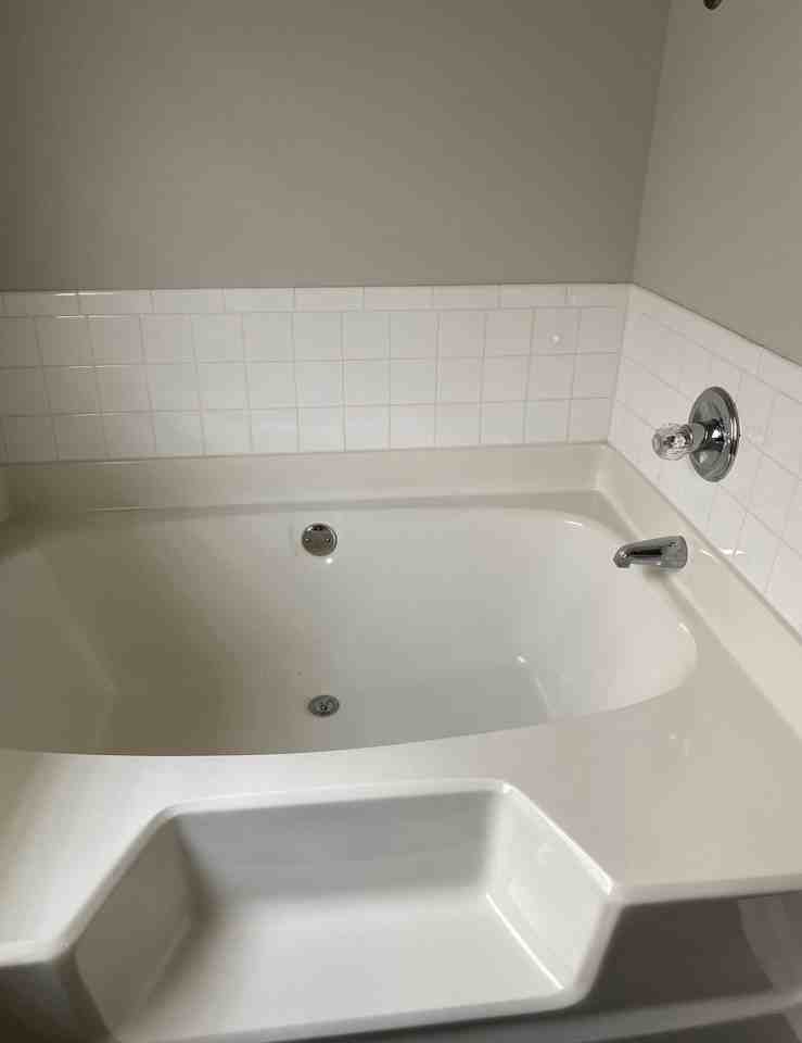 1607 Amelia Ct #NA - Photo 3 of 17
