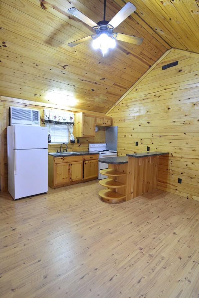 716 West St #8 - Photo 2 of 8