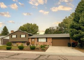 featured image of 2223 Northglen Dr #NA