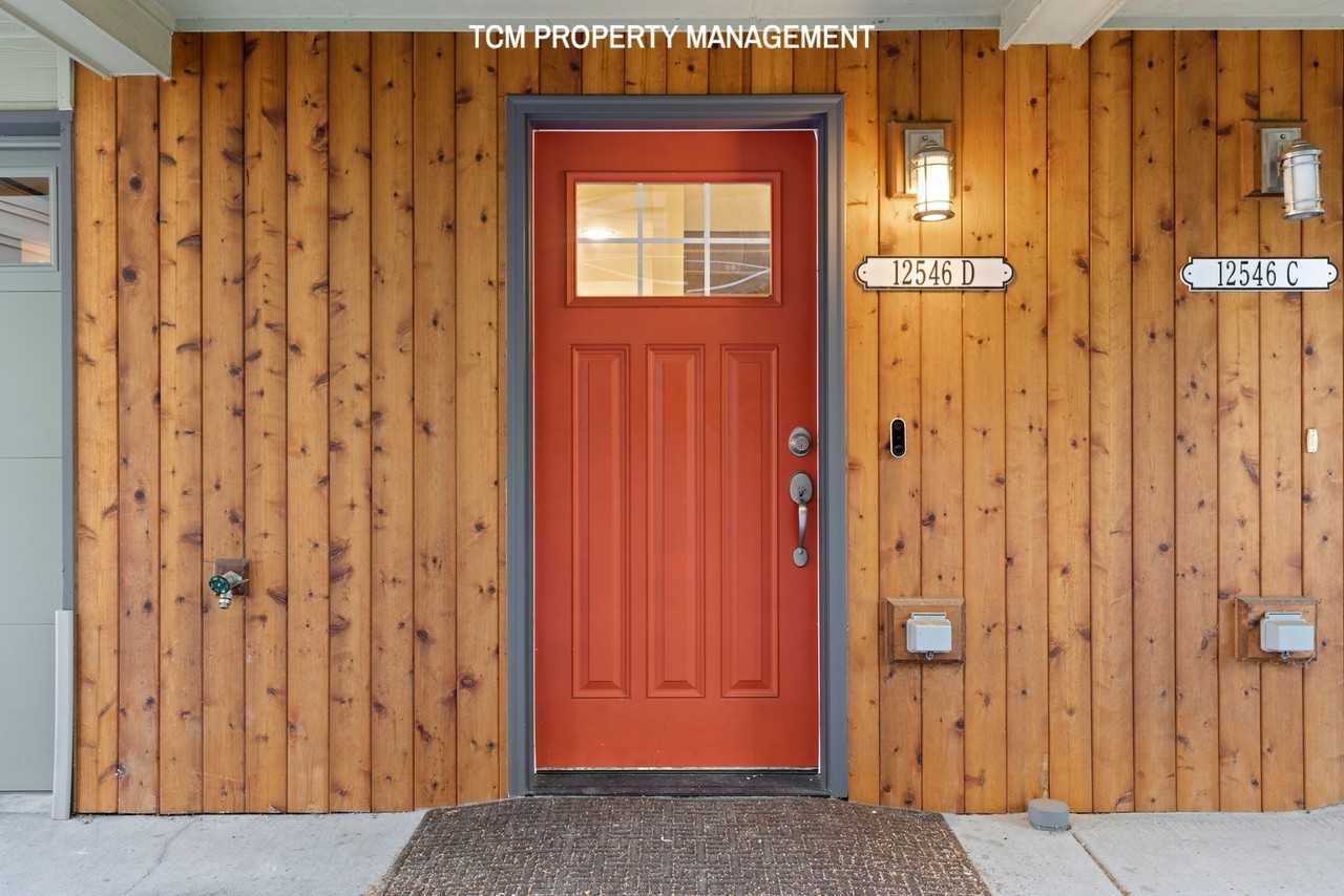 12546 35th Ave Ne #D - Photo 2 of 20