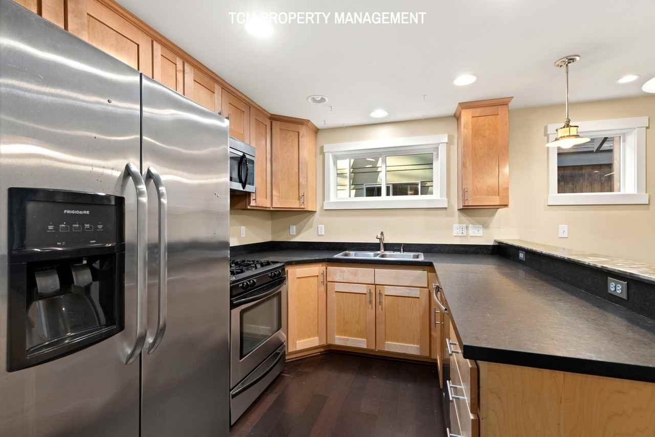 12546 35th Ave Ne #D - Photo 4 of 20