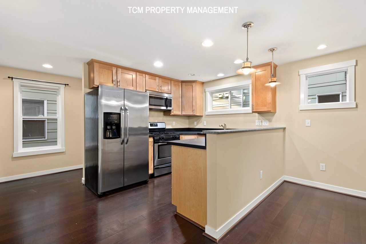 12546 35th Ave Ne #D - Photo 5 of 20