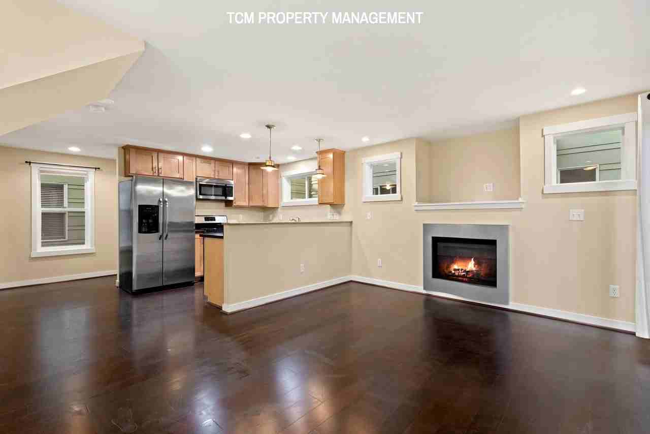 12546 35th Ave Ne #D - Photo 7 of 20