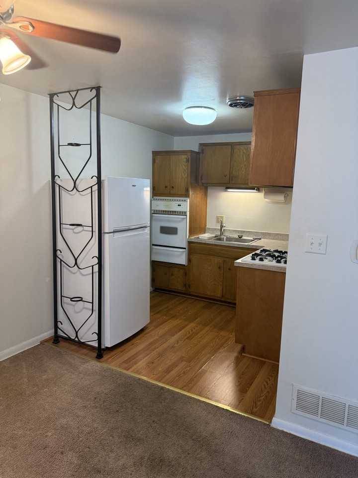 6 Melvin Dr #2 - Photo 2 of 6