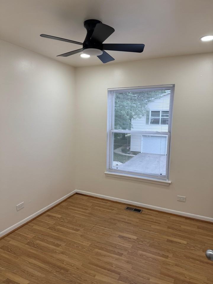 883 Wellington Ave #883 - Photo 5 of 18