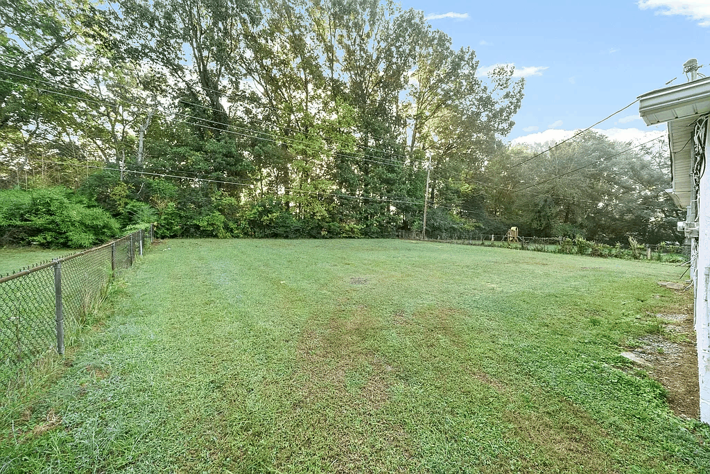2307 Pendleton Dr #NA - Photo 3 of 30