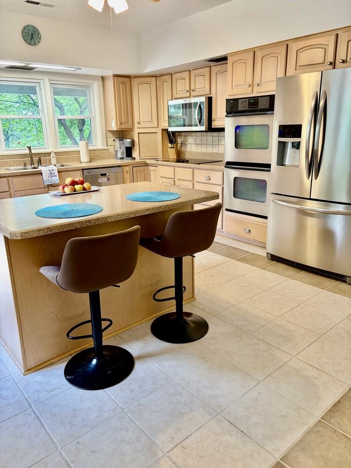 1010 E River Dr #NA - Photo 3 of 16