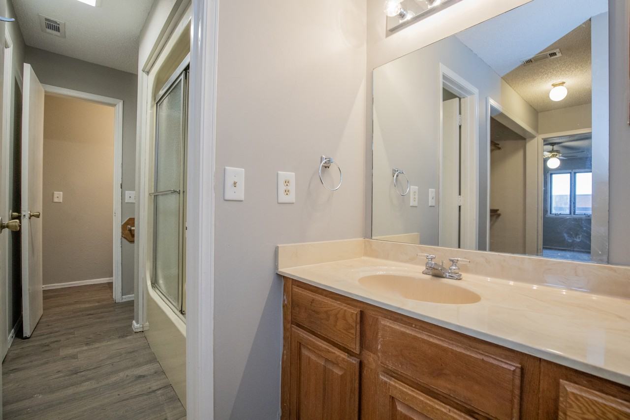 331 S 7th St #331 - Photo 4 of 4