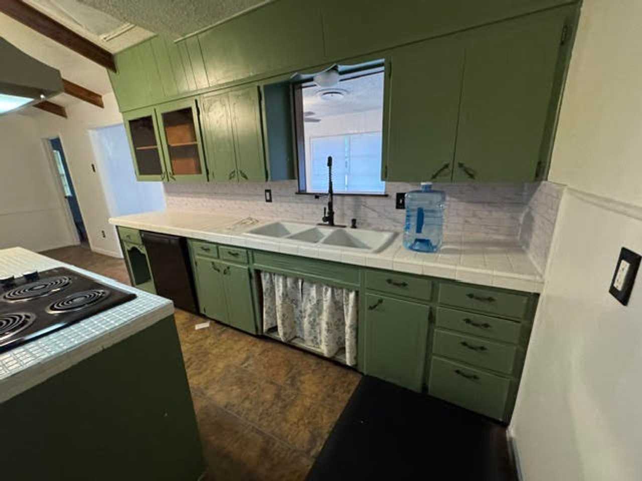 2812 Live Oak Dr - Photo 6 of 16