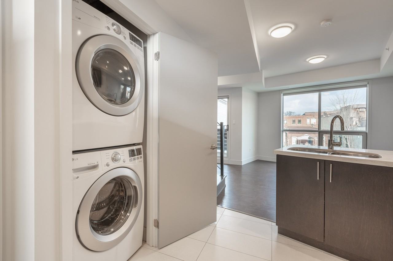 332 High Park Avenue #303 - Photo 4 of 20