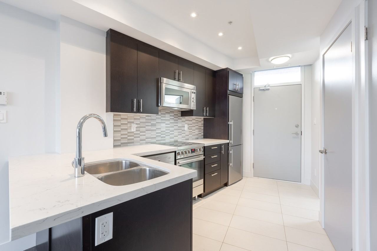 332 High Park Avenue #303 - Photo 3 of 20