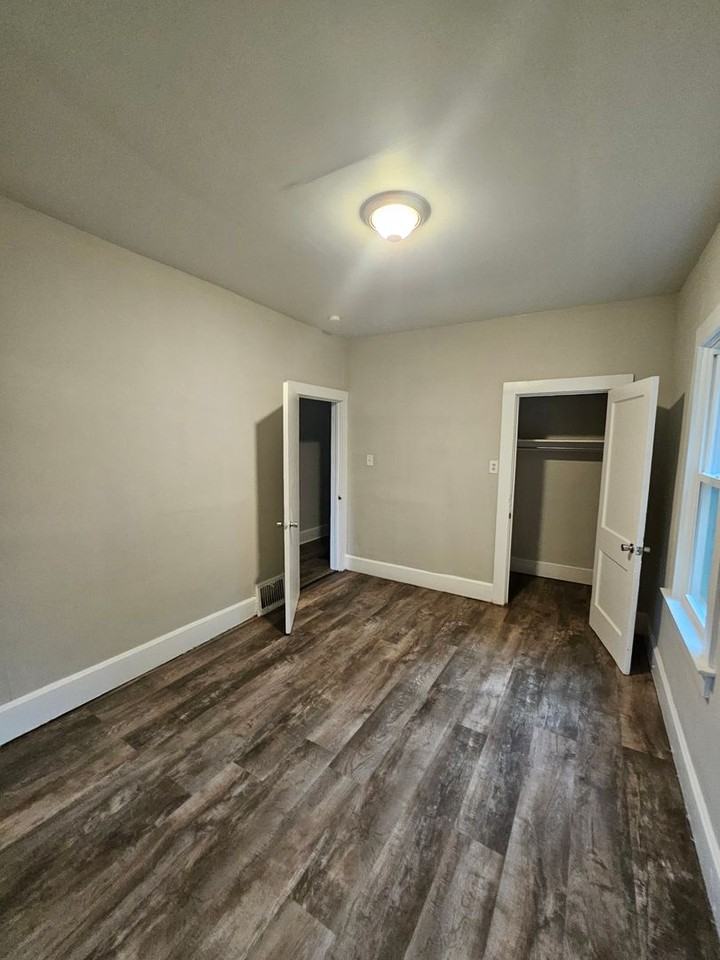 1104 Adams Ave - Photo 6 of 13